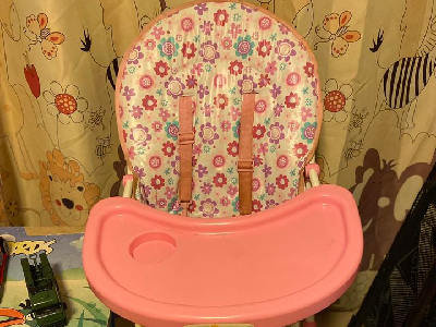 كرسي-طعام-مع-عرباية