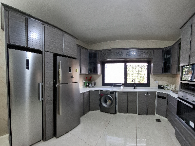 خزائن-الألمنيوم-حديث-لون-فيراني