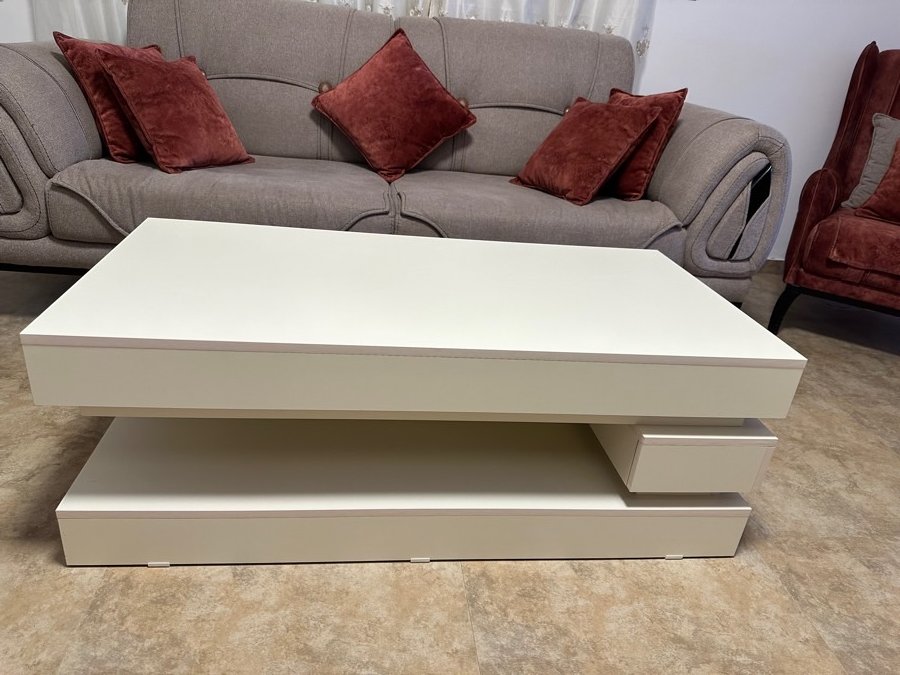 صالون ٧ مقاعد مع طاولة وسط ومزنون