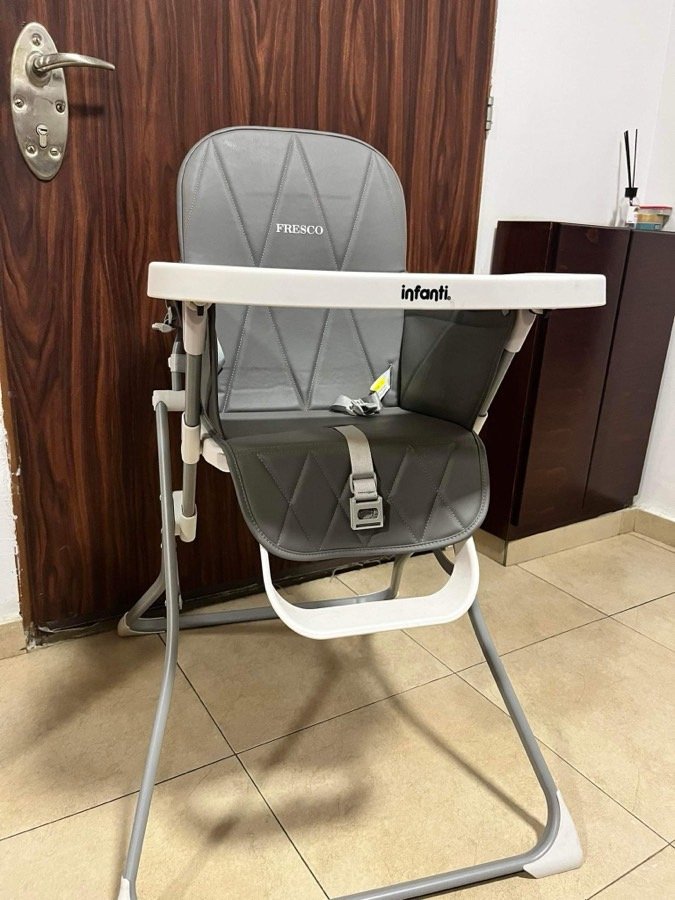 كرسي اطفال للاكل