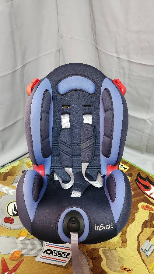 كرسي سيارة infanti