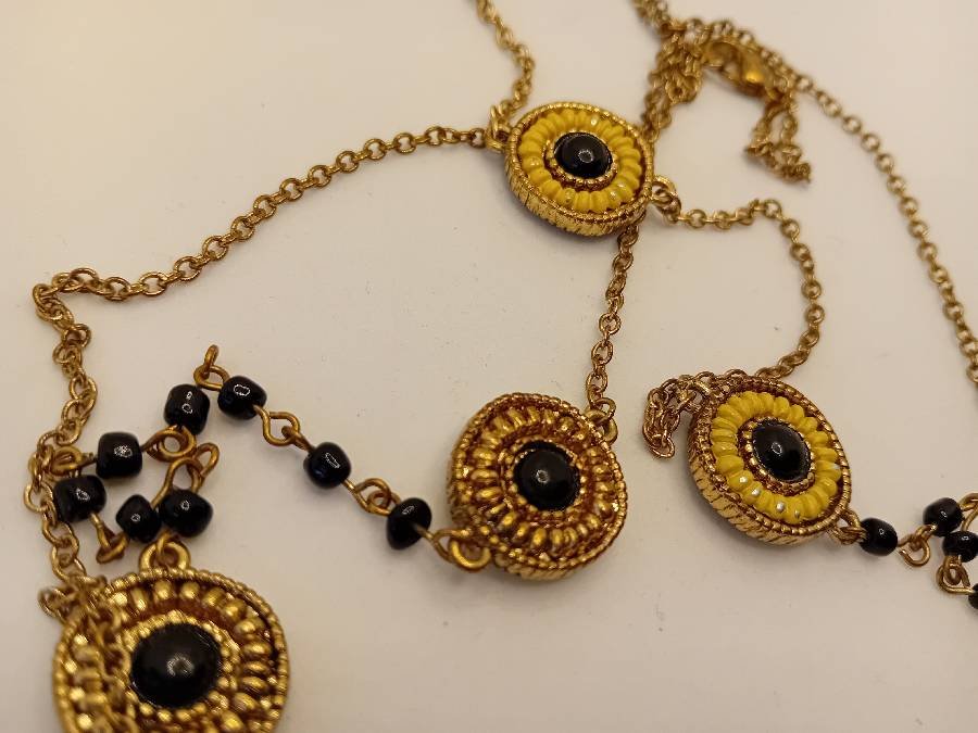 سنسال-العيون-الصفر