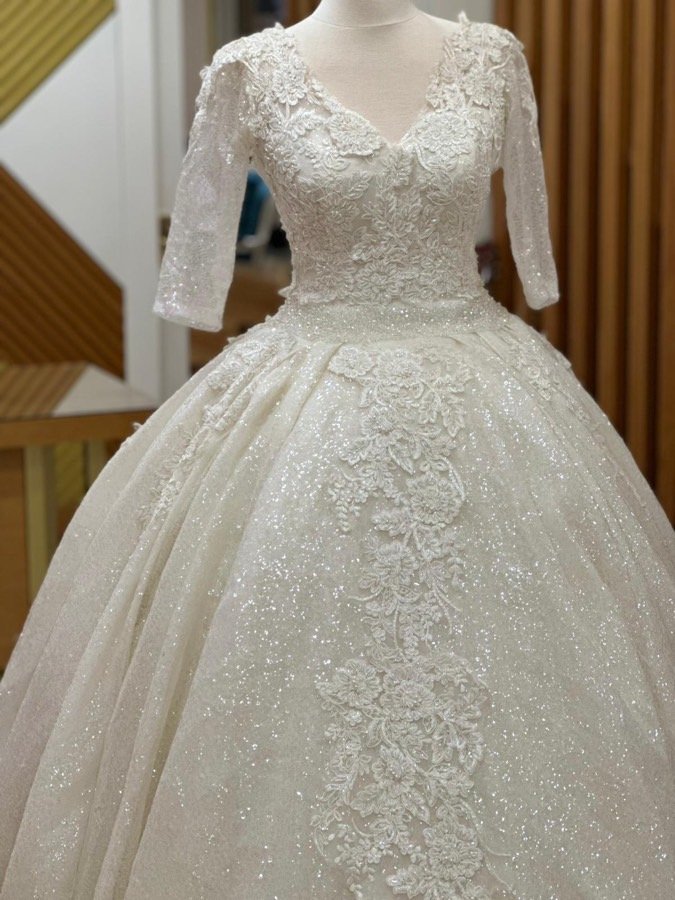 بدلة عروس بيضاء