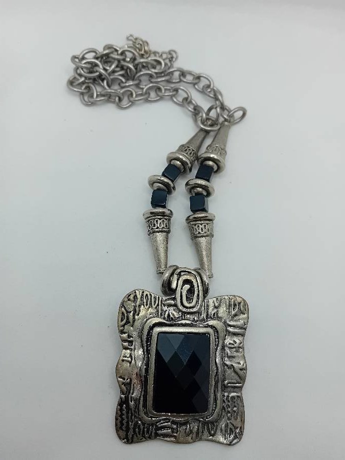 سنسال-حجر-اسود-جديد