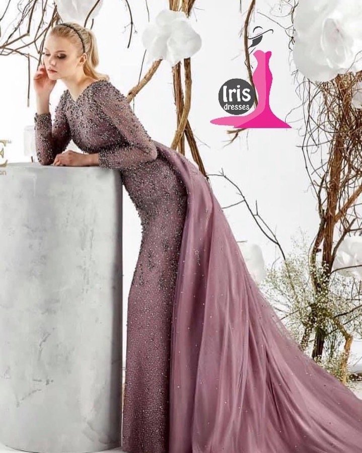 فستان-بنفع-شرعي-او-عادي-لون-بيج-نفس-العارضة