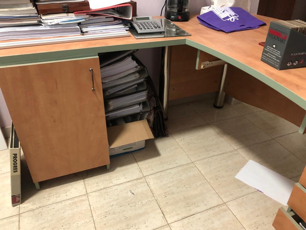 مكتب-مع-مساعد-قياس-180x80-cm