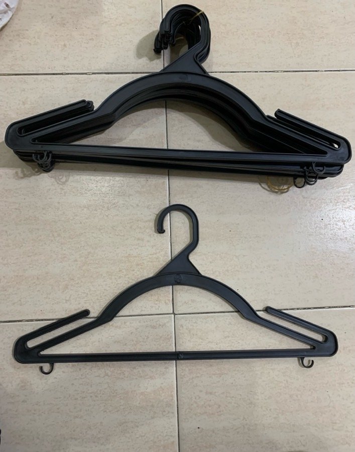 علاقات-للملابس-لون-اسود