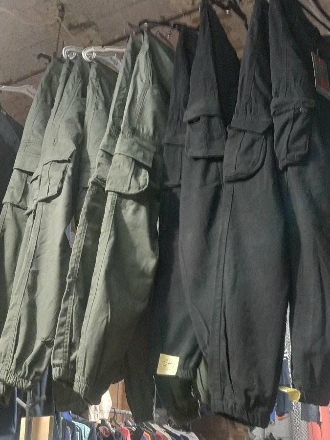 بلاطين عمال رجل زم