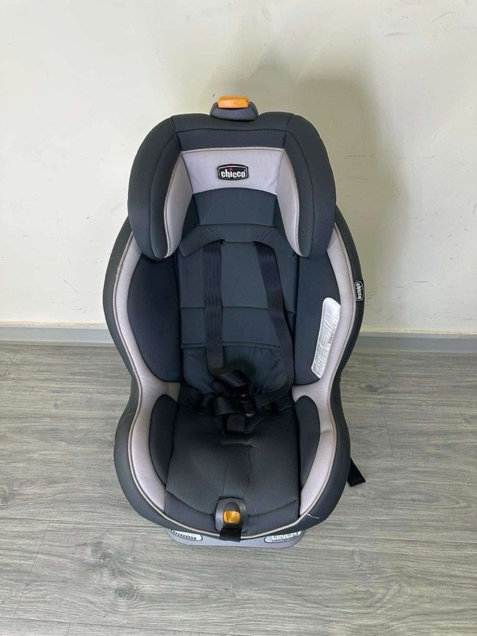 كراسي سيارة شيكو