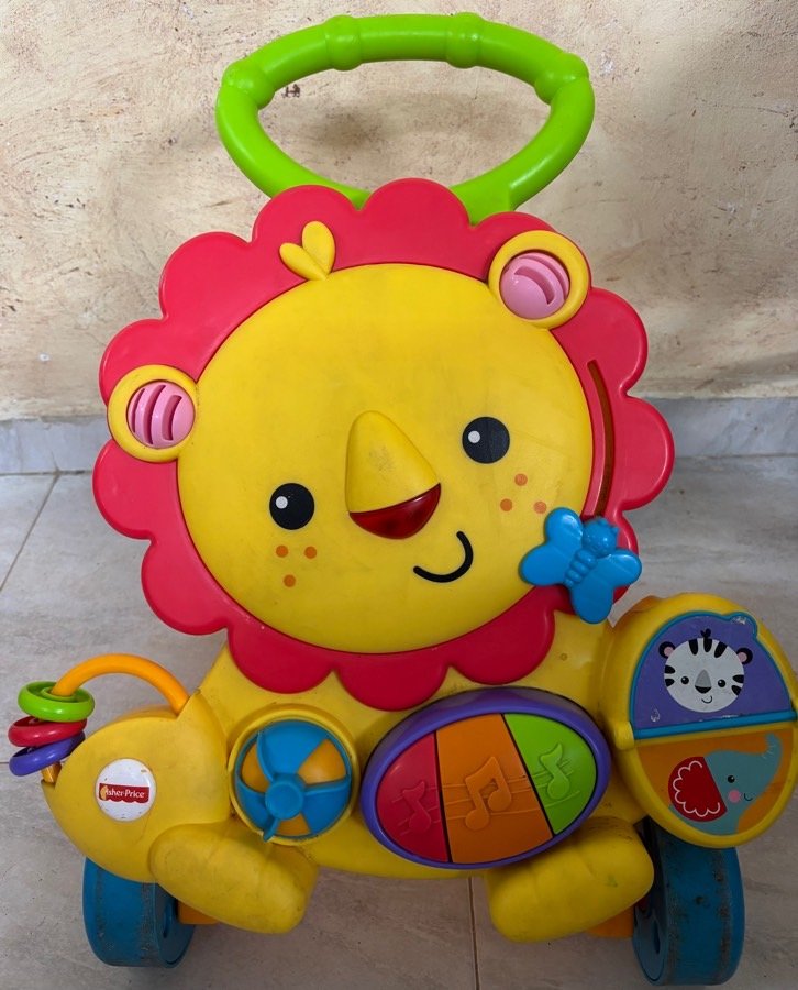 مشّاية اطفال